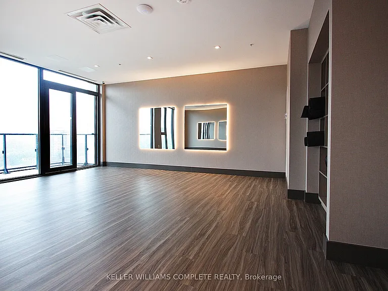 75 James St S #1908 — Photo 31