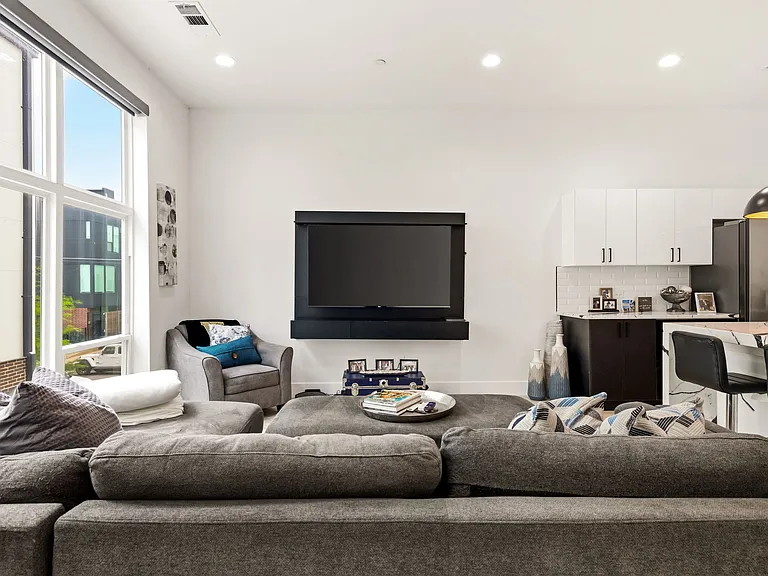 2102 N Prairie Ave #102 — Photo 8