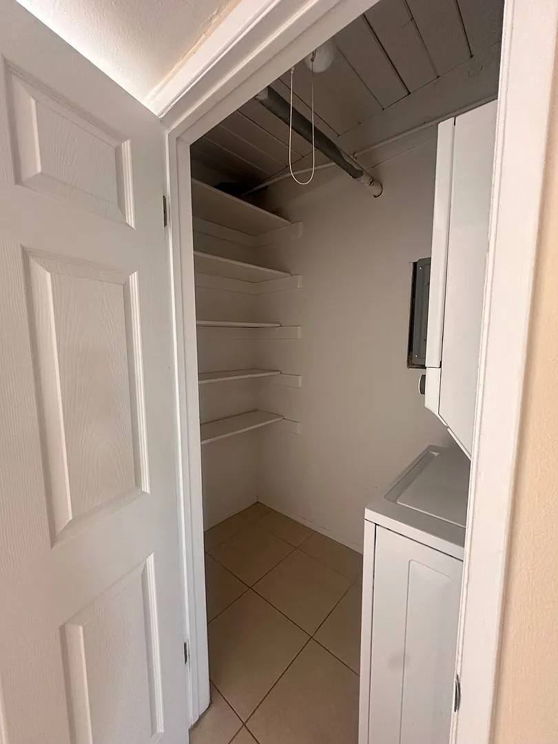 1820 W Mulberry Dr — Photo 4