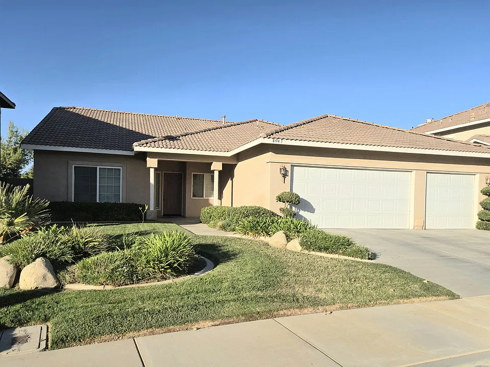 4043 Prestwick Ln