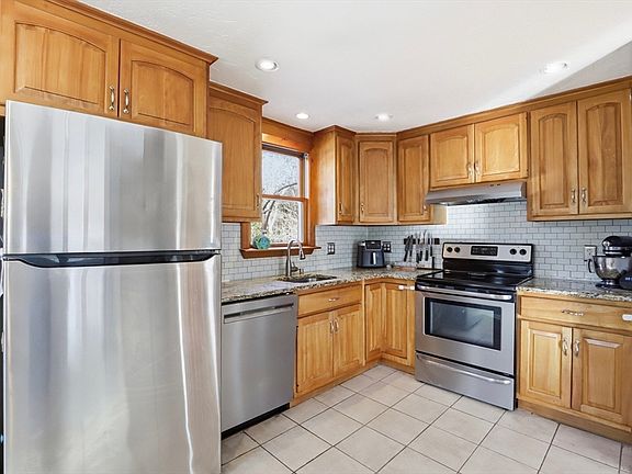 5th image of 1661 State Rd