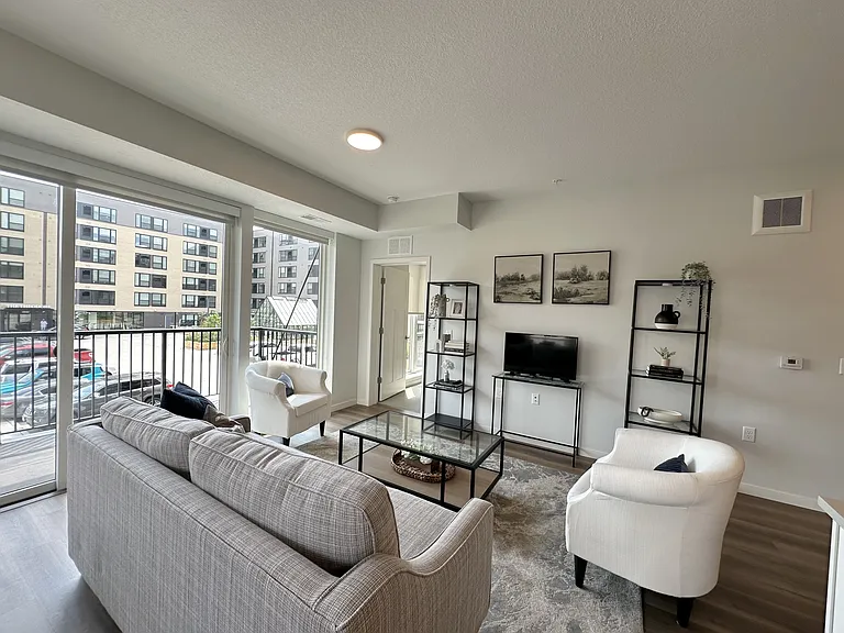 The Eloise Apartments — Photo 92