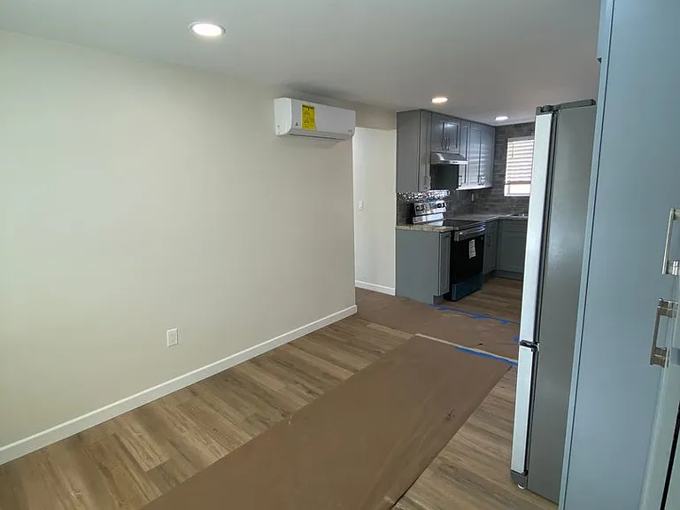 2764 Wilma St — Photo 2
