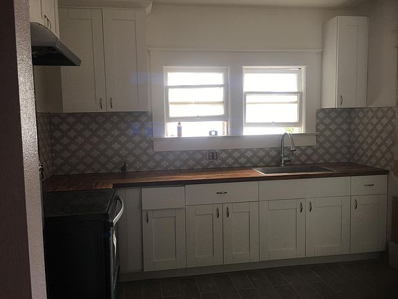 4th image of 819 1/2 6th St N