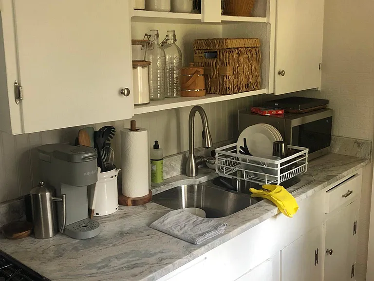 556 Saint John St #4 — Photo 9