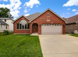 8026 Lockwood Ave, Burbank, IL