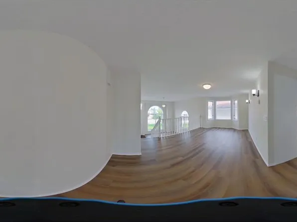 1028 S James Cres NW, Edmonton, AB T6L 6P6