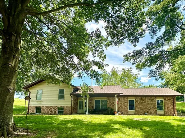 1 Krista Ln, Washington, MO 63090