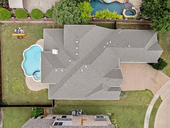 5th image of 2610 Meadow Ridge Dr