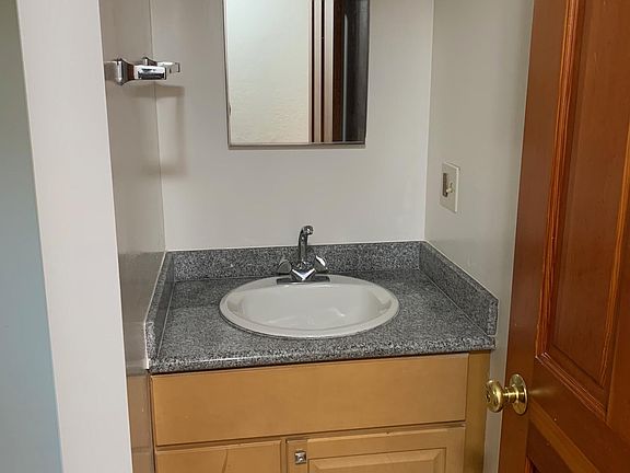 3rd image of 6458 Arlington Blvd #A