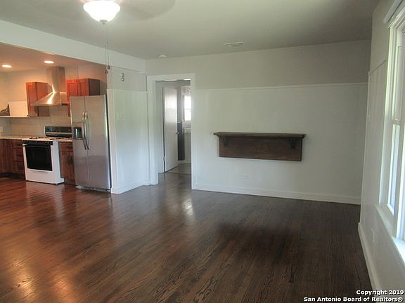 3rd image of 251 Cunningham Ave