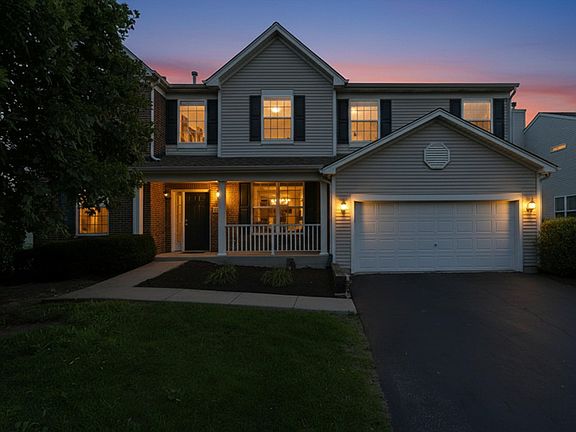 3rd image of 321 Claridge Cir
