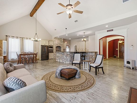 5th image of 17422 Saddle Creek Dr