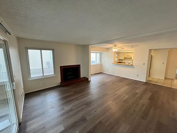 3rd image of 2339 Roundhouse Rd