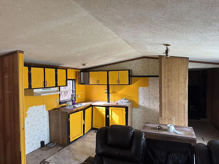 511 Marietta Pl — Photo 2