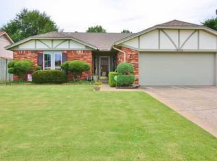 10026 Mamus Ln, Yukon, OK 73099