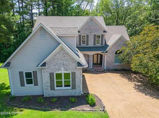 67 Oakmont Woods Dr, Jackson, TN 38305