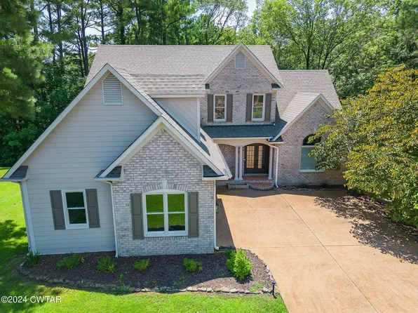 67 Oakmont Woods Dr, Jackson, TN 38305