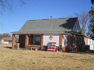 634 N Broadway Ave, Hydro, OK 73048