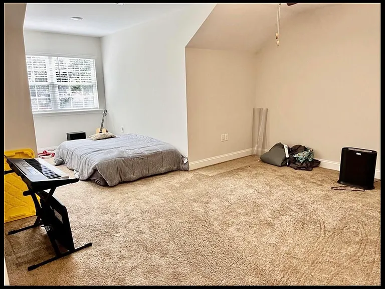 1016 N Pine St SW — Photo 4