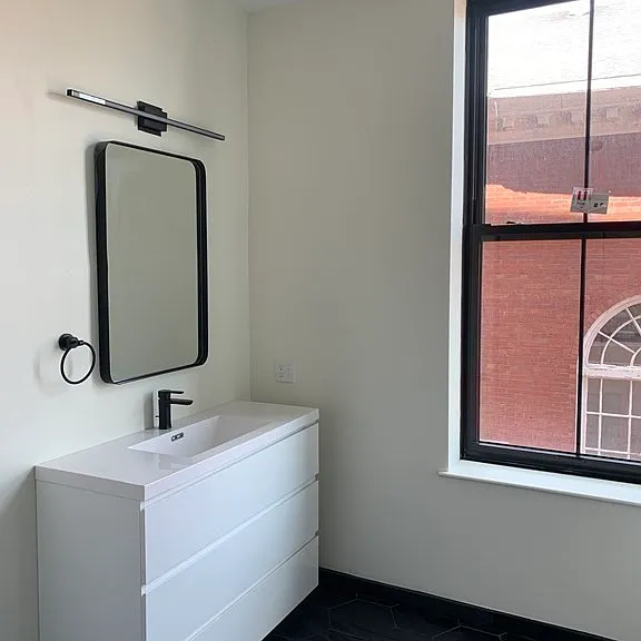 217-221 Essex St #306 — Photo 7