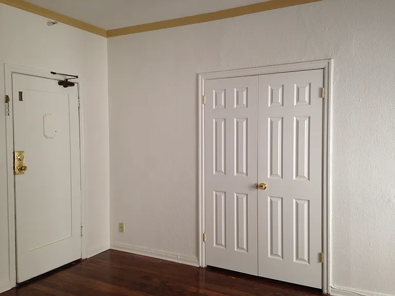554 S Hobart Blvd #203 — Photo 7