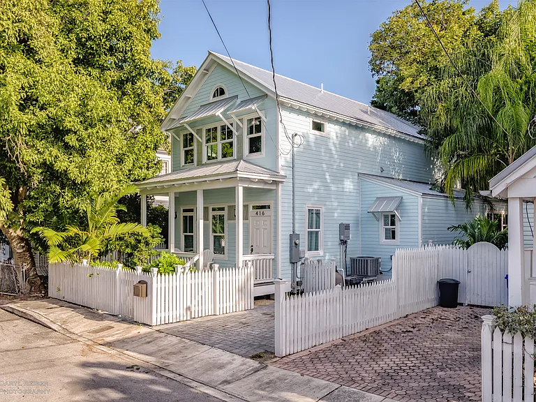 416 Louisa St — Photo 23