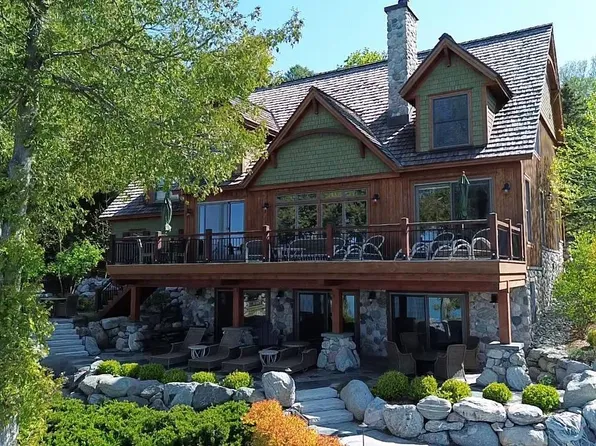 4777 Lake St, Central Lake, MI 49622