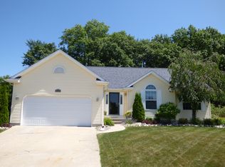 6256 S Pond Point, Grand Blanc, MI 48439