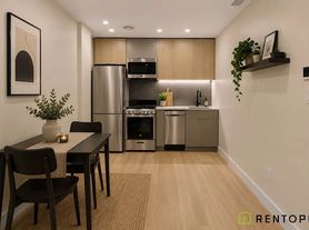 302 Graham Ave, Brooklyn, NY