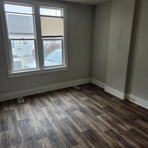 600 N Lake St #B — Photo 2