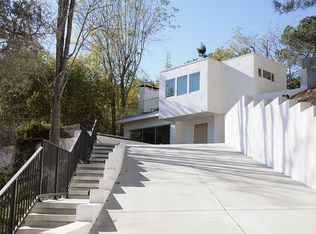 2690 Zorada Dr, Los Angeles, CA 90046
