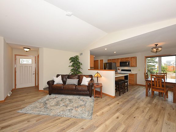 3rd image of N162W20048 Riverview Dr