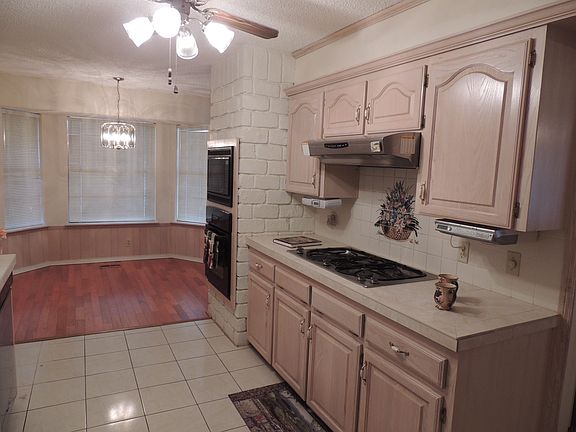 4th image of 6915 S 77th Ave E