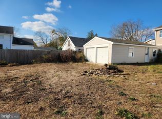 36 Beach Ave, Manahawkin, NJ 08050