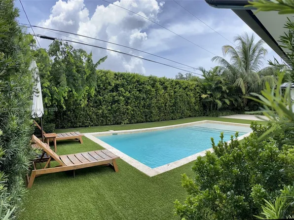 8921 SW 48th St, Miami, FL 33165