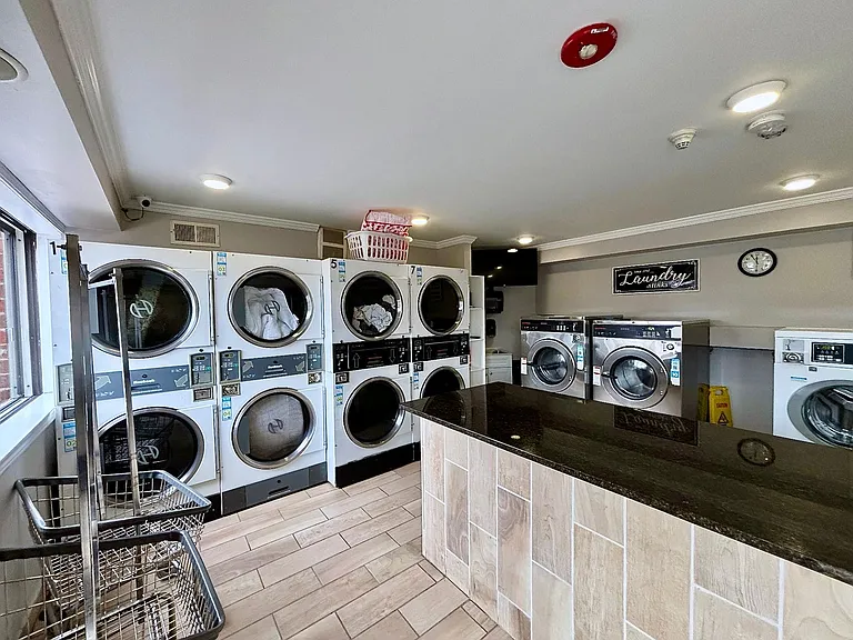 Royal Grove Apartments — Photo 7