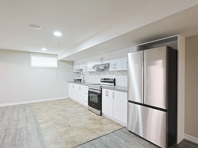 49 Woodhatch Cres #BASEMENT — Photo 7