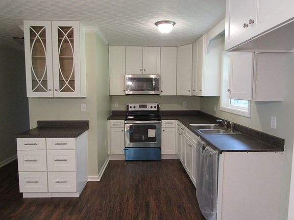 5th image of 1031 City Lake Dr