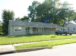 5701 W 70th St, Overland Park, KS 66204