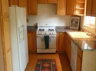 1077 Bangor Rd, Waterford, MI 48328