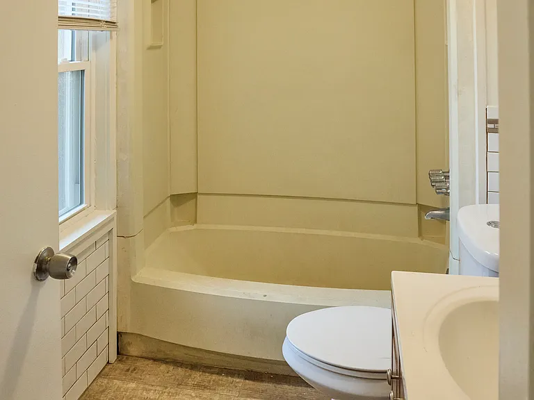 457 Main St #3 — Photo 10