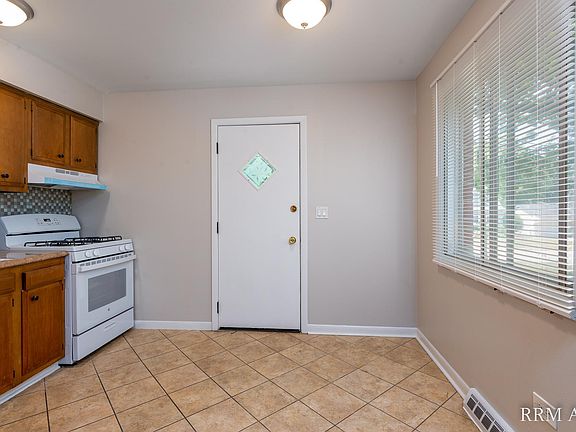 3rd image of 149 Westerfield Pl #A