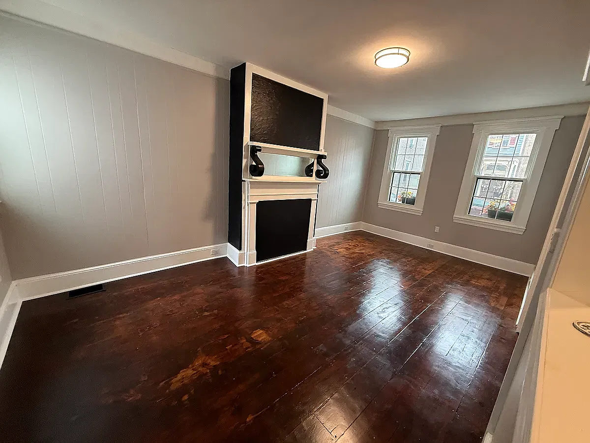 5 bed, 1856 sqft, $2,900 — Photo 3
