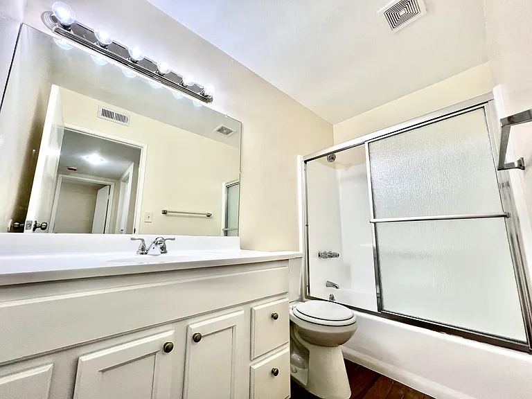 2916 E South St #2 — Photo 9