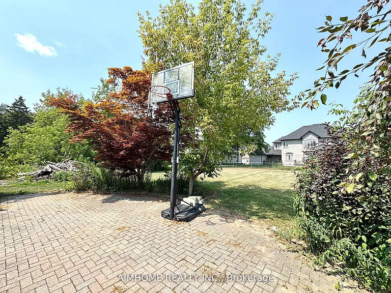 38 Lee Ave — Photo 25