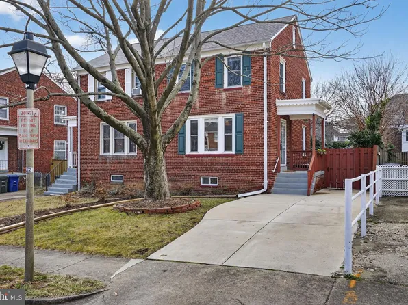 2604 S Troy St, Arlington, VA 22206