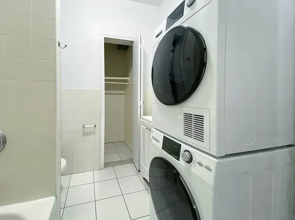 17 Saint Mark's Place image 4 of 6