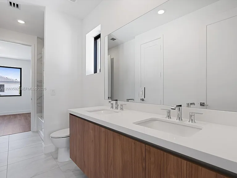 19602 NE 14th Ct — Photo 67