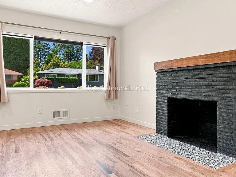 412 NE 167th Pl — Photo 6